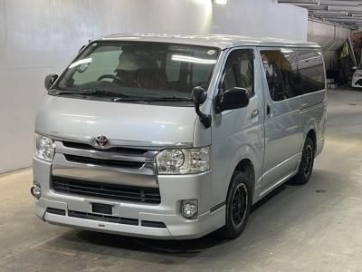 TOYOTA HIACE VAN