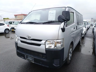 TOYOTA REGIUS ACE
