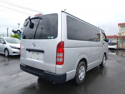 TOYOTA REGIUS ACE