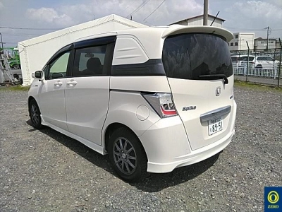 HONDA FREED SPIKE