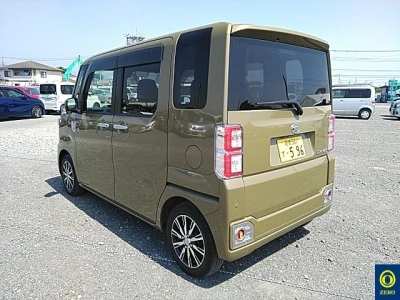 DAIHATSU WAKE