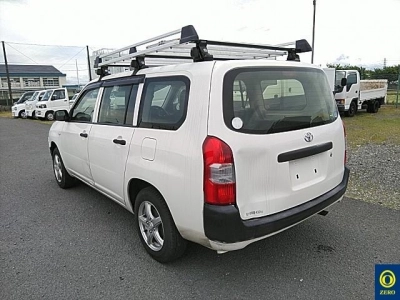 TOYOTA SUCCEED VAN