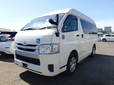TOYOTA HIACE