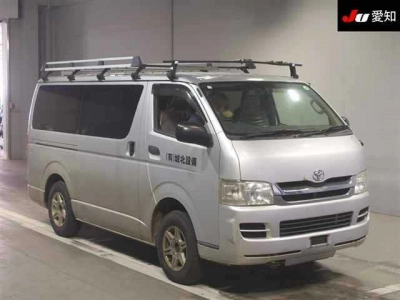 TOYOTA REGIUS VAN