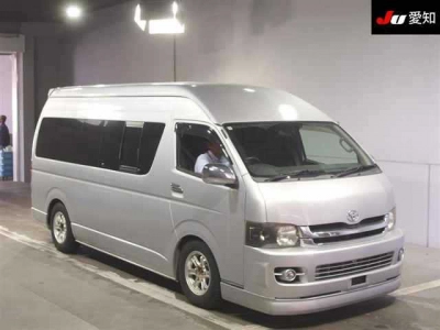 TOYOTA REGIUS VAN