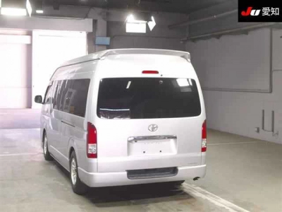 TOYOTA REGIUS VAN