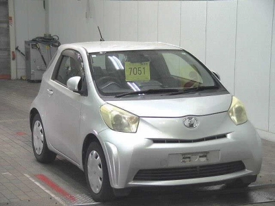 TOYOTA IQ
