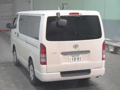 TOYOTA HIACE VAN