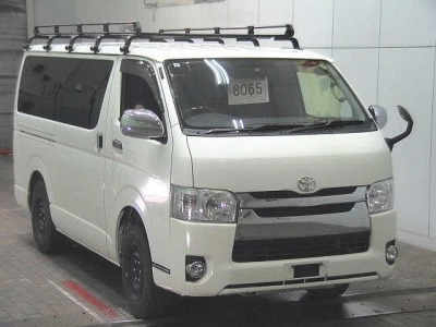 TOYOTA REGIUS VAN