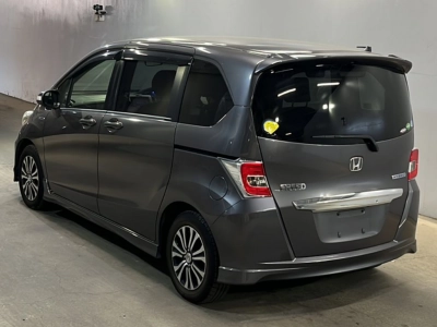 HONDA FREED HYBRID