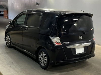 HONDA FREED HYBRID
