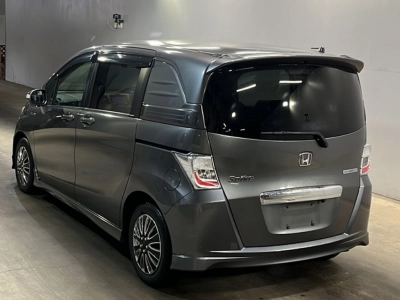 HONDA FREED SPIKE HYBRID