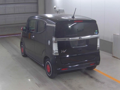 HONDA N-BOX SLASH