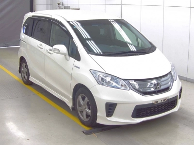HONDA FREED HYBRID