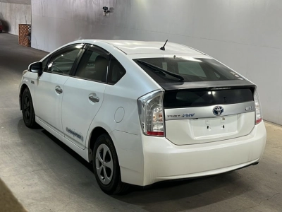TOYOTA PRIUS PHV