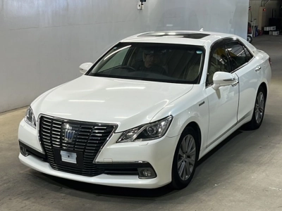 TOYOTA CROWN HYBRID