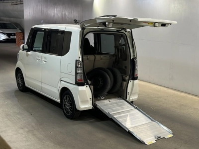 HONDA N BOX +
