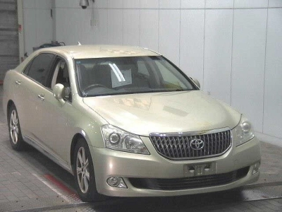 TOYOTA CROWN MAJESTA