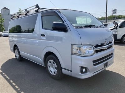 TOYOTA REGIUS ACE