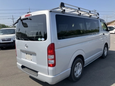 TOYOTA REGIUS ACE