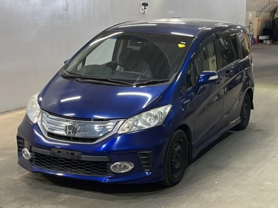 HONDA FREED HYBRID