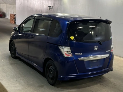 HONDA FREED HYBRID