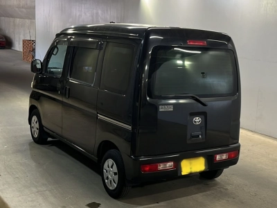 TOYOTA PIXIS VAN