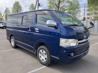TOYOTA REGIUS ACE