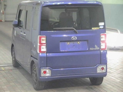 DAIHATSU WAKE