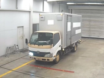 TOYOTA DYNA