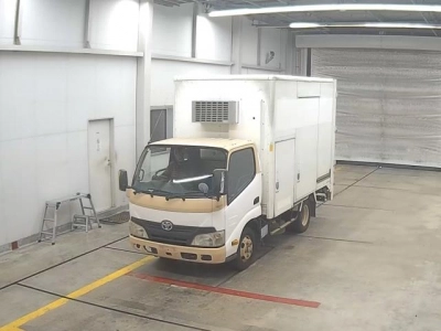 TOYOTA DYNA