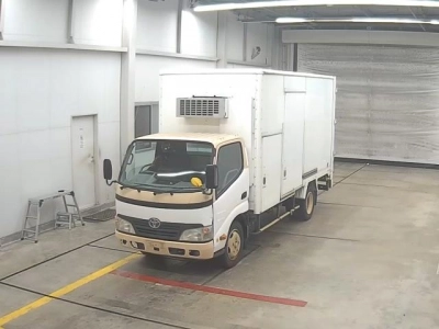 TOYOTA DYNA