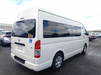 TOYOTA REGIUS ACE