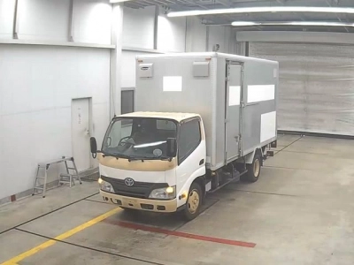 TOYOTA DYNA