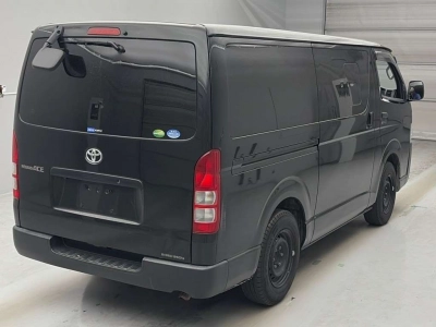 TOYOTA REGIUS VAN