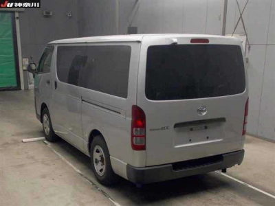 TOYOTA REGIUS VAN