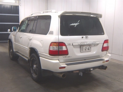 TOYOTA LAND CRUISER 100