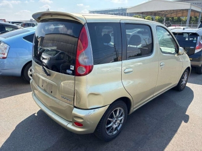 TOYOTA FUN CARGO