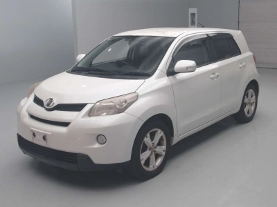 TOYOTA IST