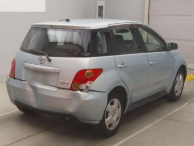 TOYOTA IST