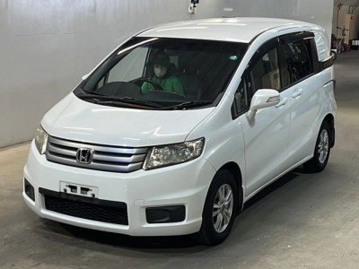HONDA FREED SPIKE