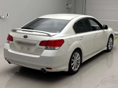 SUBARU LEGACY B4