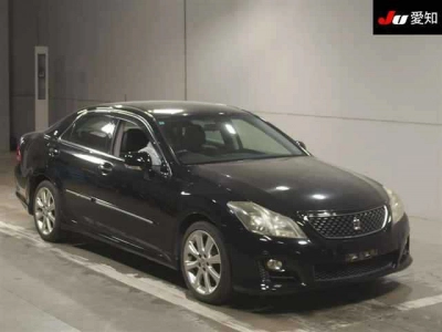 TOYOTA CROWN ATHLETE