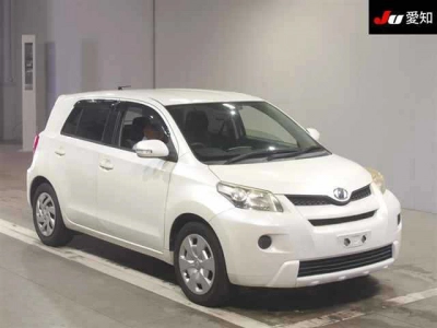 TOYOTA IST