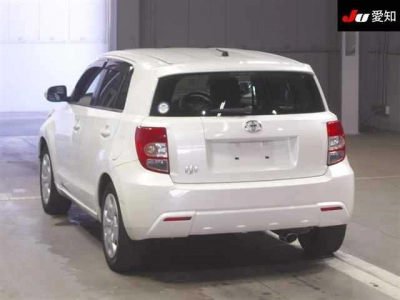 TOYOTA IST