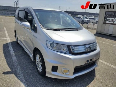 HONDA FREED SPIKE