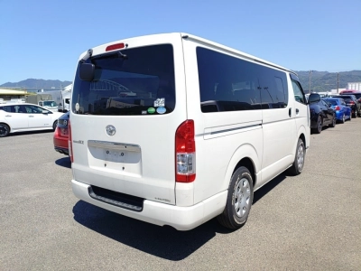 TOYOTA REGIUS ACE