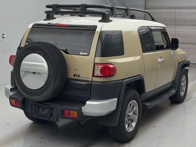 TOYOTA FJ CRUISER