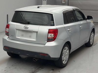 TOYOTA IST