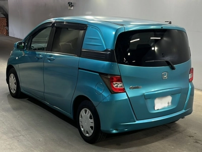 HONDA FREED SPIKE